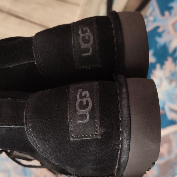 New UGG Women's Elvi Sneaker Boot in Black 🖤 Size 5🖤 - Picture 9 of 14